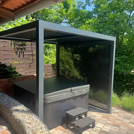 Center Jacuzzi&szauna Mişcolţ