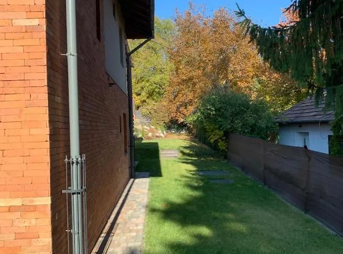 Center Jacuzzi & Szauna Apartman *