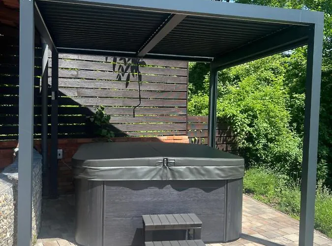 Center Jacuzzi & Szauna Apartman